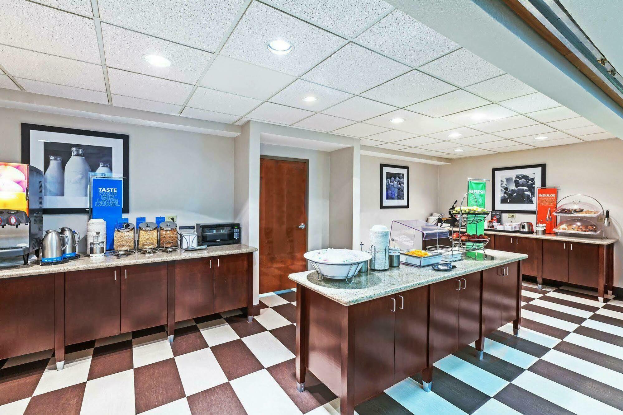 Hampton Inn & Suites Houston-Westchase מראה חיצוני תמונה